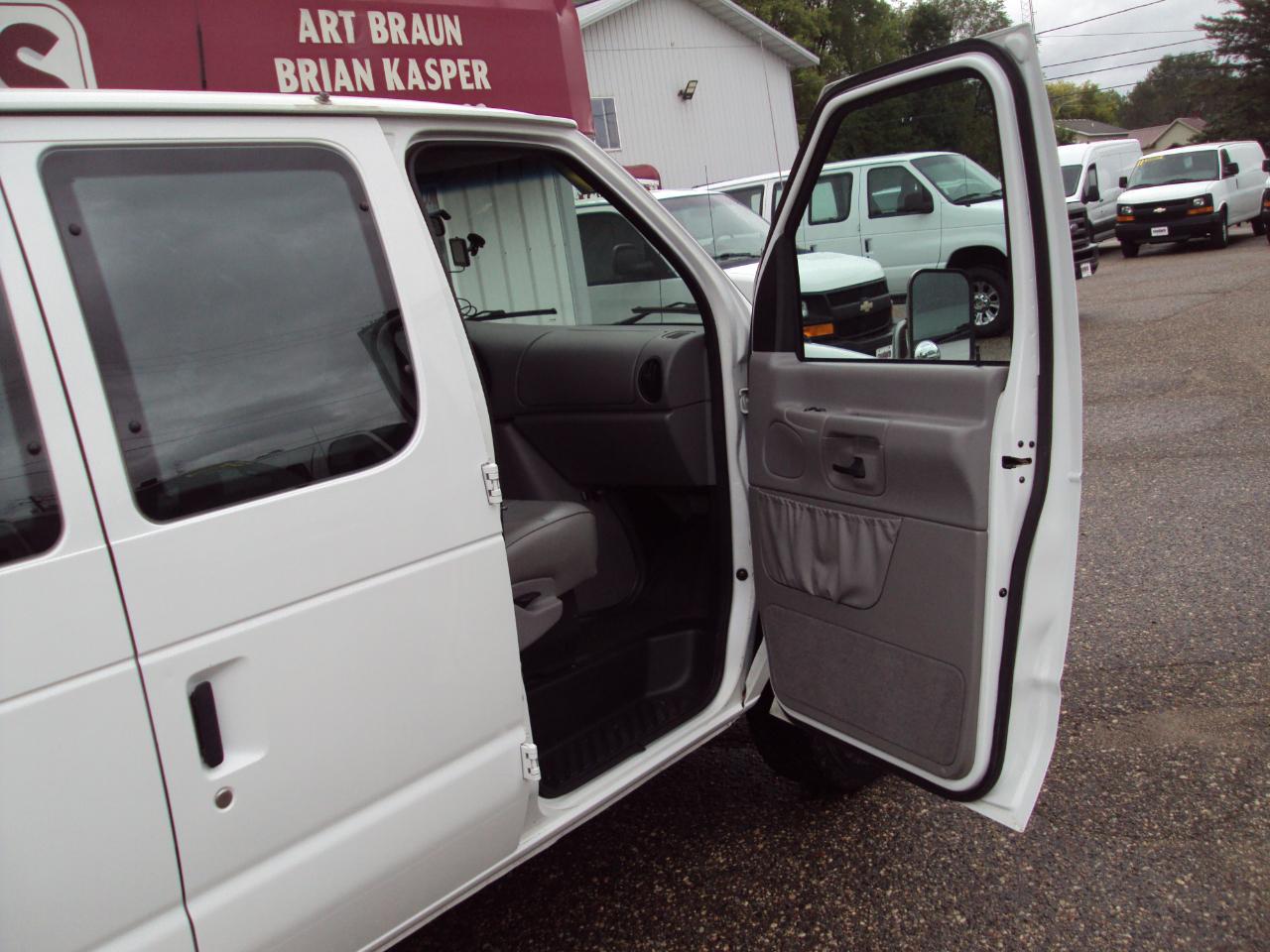 Ford Econoline Cargo Van E-350 Super 1999