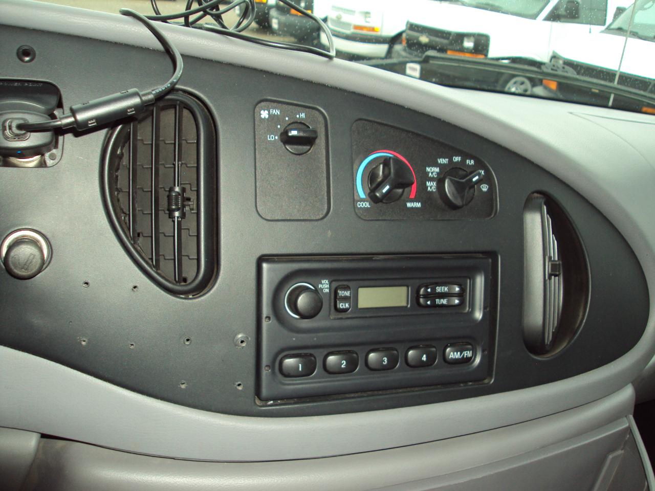 Ford Econoline Cargo Van E-350 Super 1999