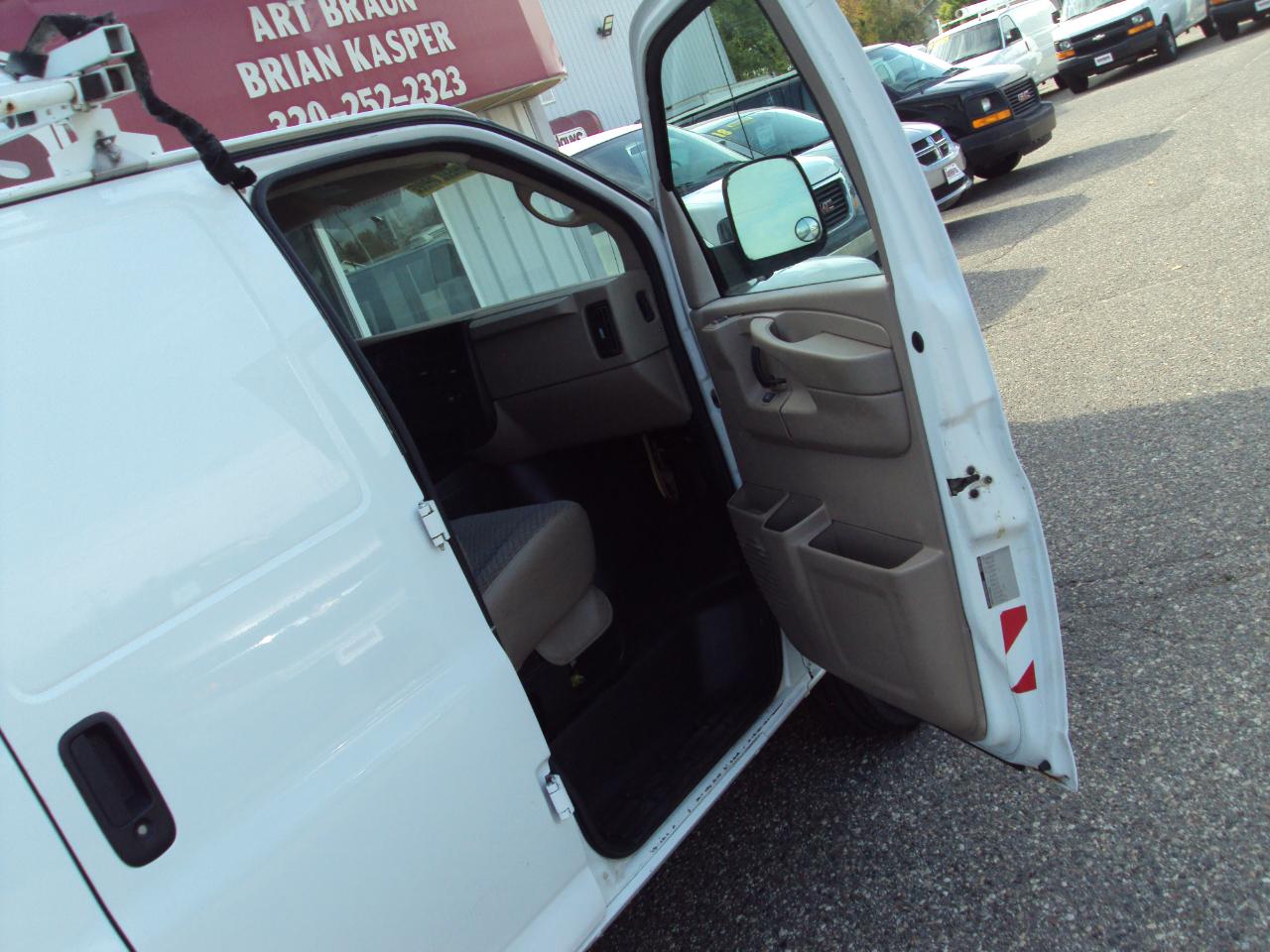 Chevrolet Express Cargo Van AWD 1500 135" 2007