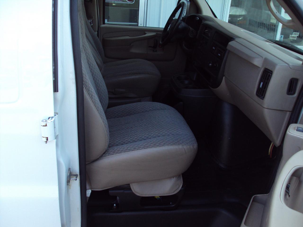 Chevrolet Express Cargo Van AWD 1500 135" 2007