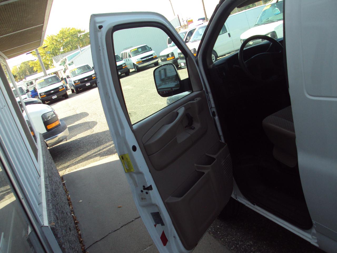 Chevrolet Express Cargo Van AWD 1500 135" 2007