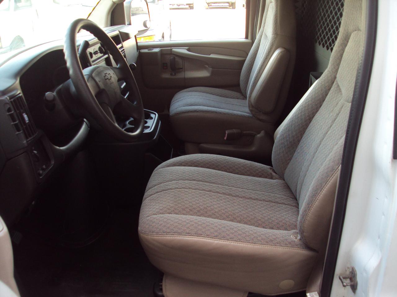 Chevrolet Express Cargo Van AWD 1500 135" 2007