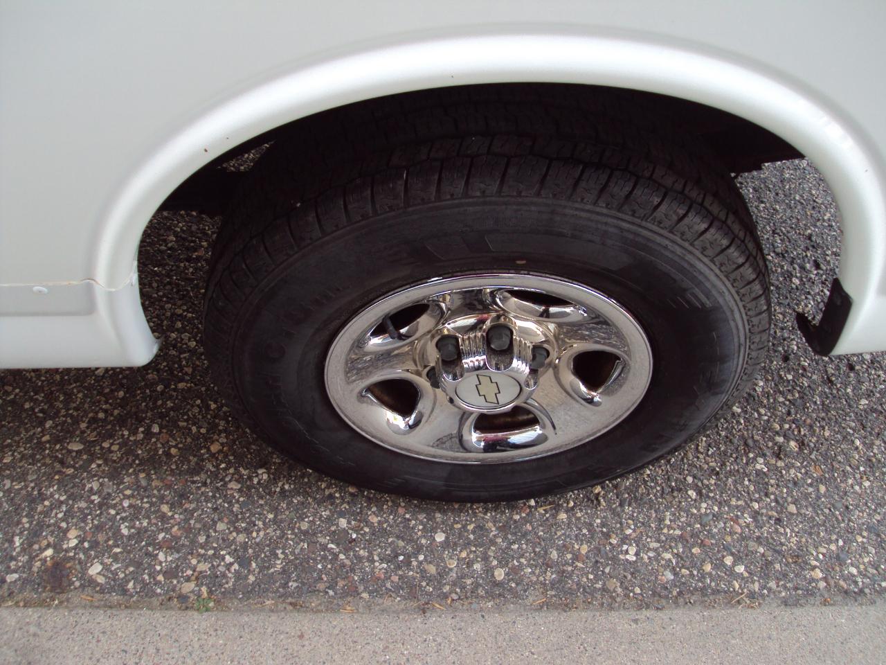 Chevrolet Express Cargo Van AWD 1500 135" 2007