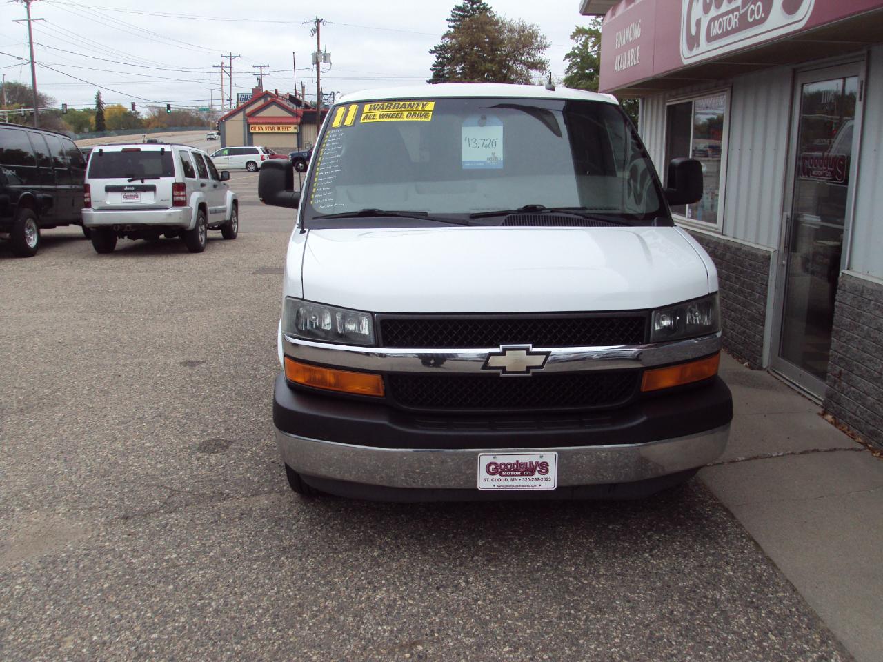 Chevrolet Express Passenger AWD 1500 135" 1LT 2011