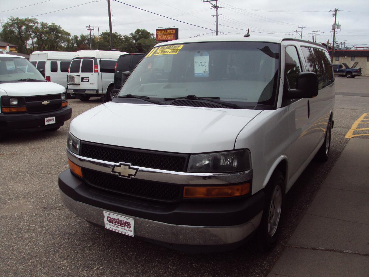 Chevrolet Express Passenger AWD 1500 135" 1LT 2011