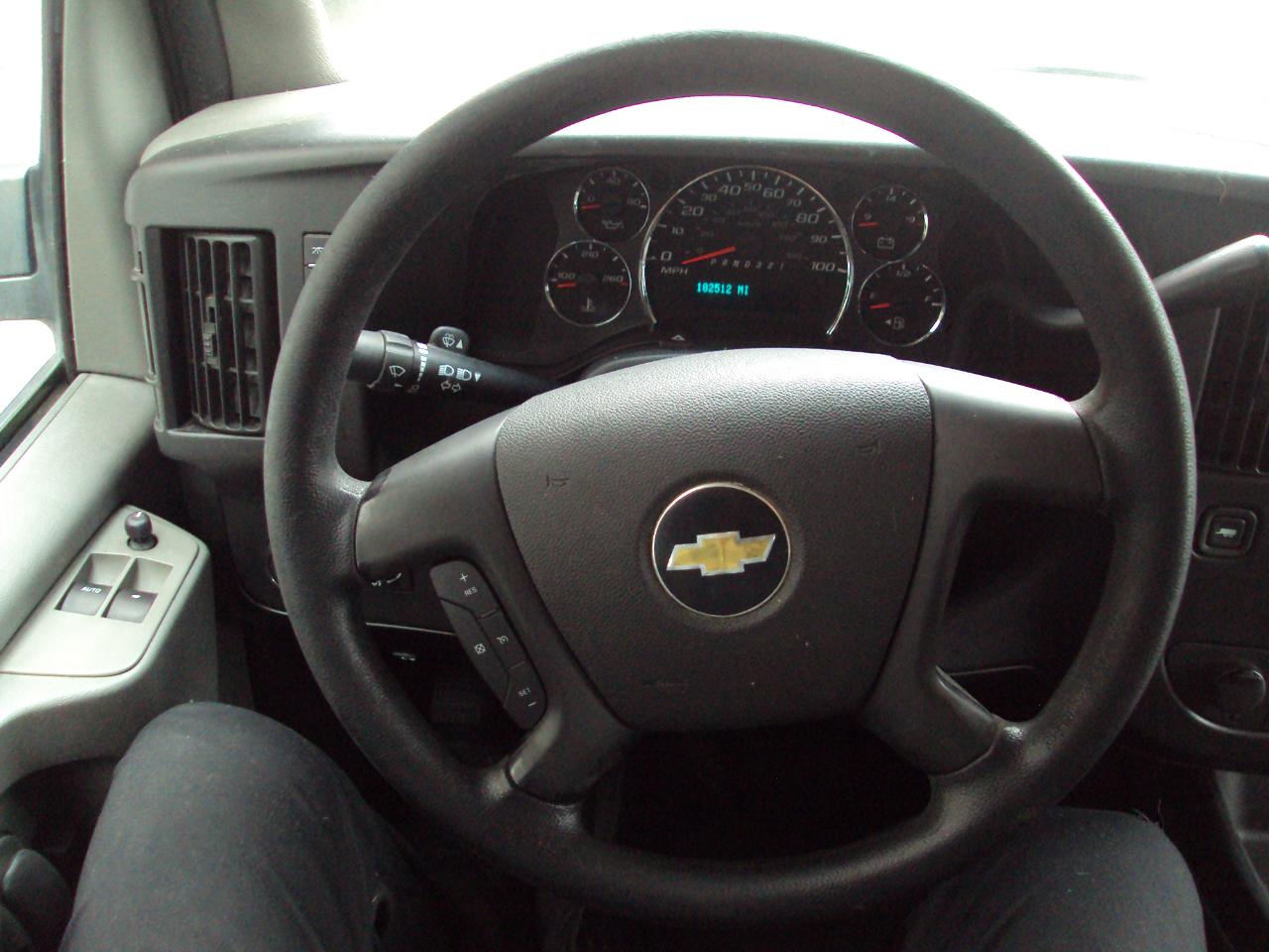 Chevrolet Express Passenger AWD 1500 135" 1LT 2011