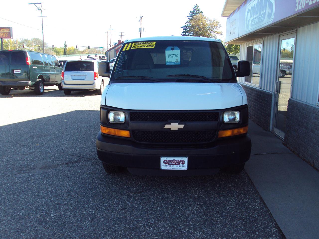 Chevrolet Express Passenger AWD 1500 135" 1LS 2011