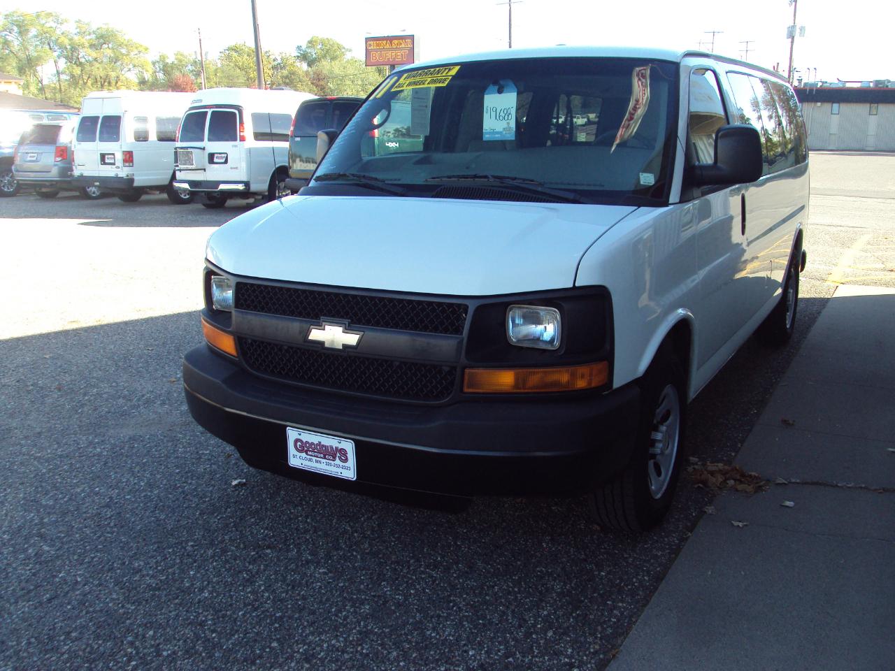 Chevrolet Express Passenger AWD 1500 135" 1LS 2011