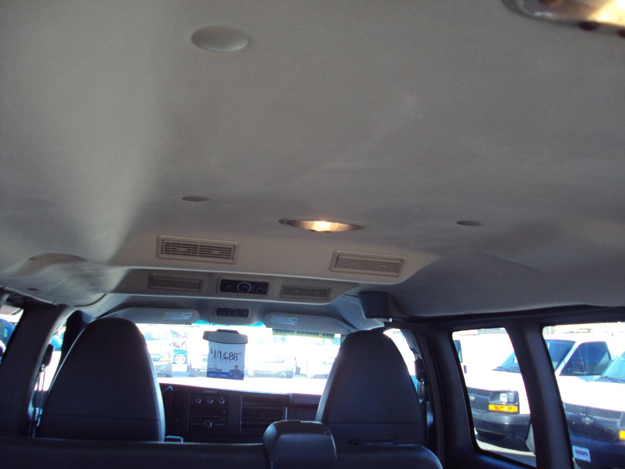 Chevrolet Express Passenger AWD 1500 135" 1LS 2011