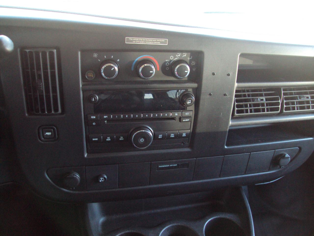 Chevrolet Express Passenger AWD 1500 135" 1LS 2011