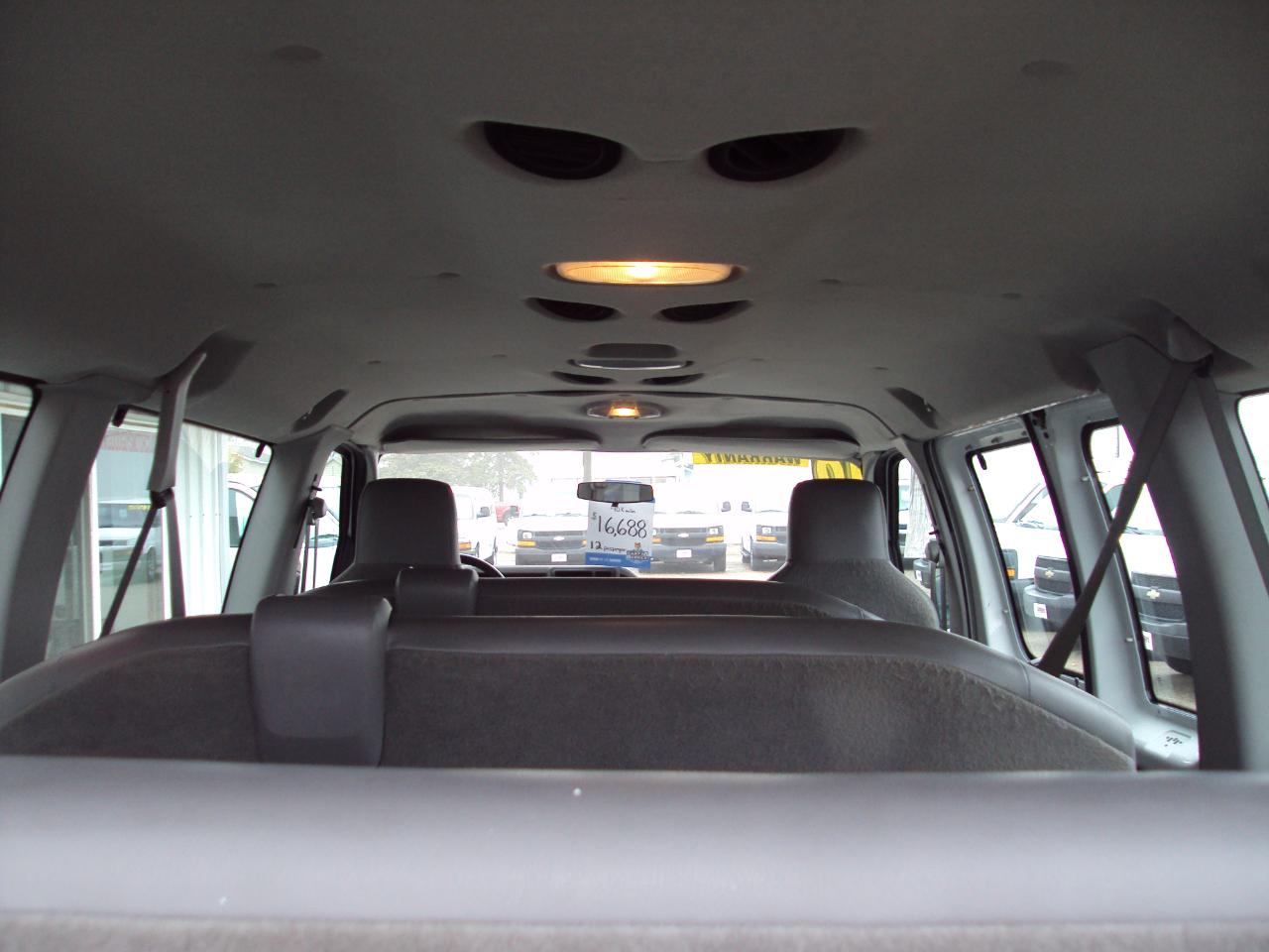 Ford Econoline Wagon  2010