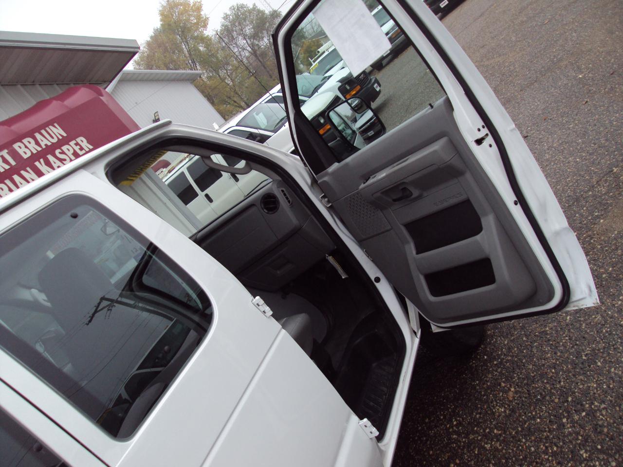 Ford Econoline Wagon  2010