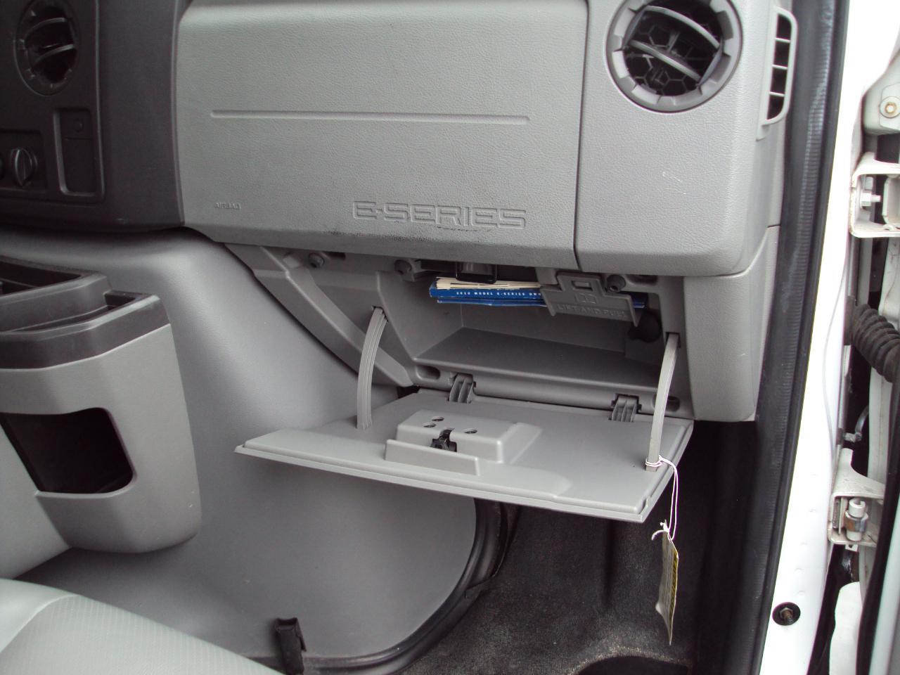 Ford Econoline Wagon  2010