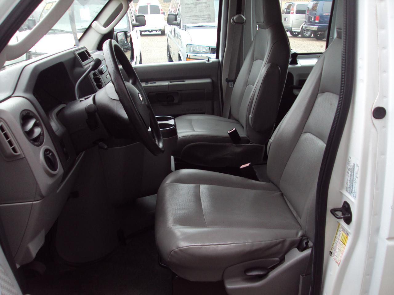 Ford Econoline Wagon  2010
