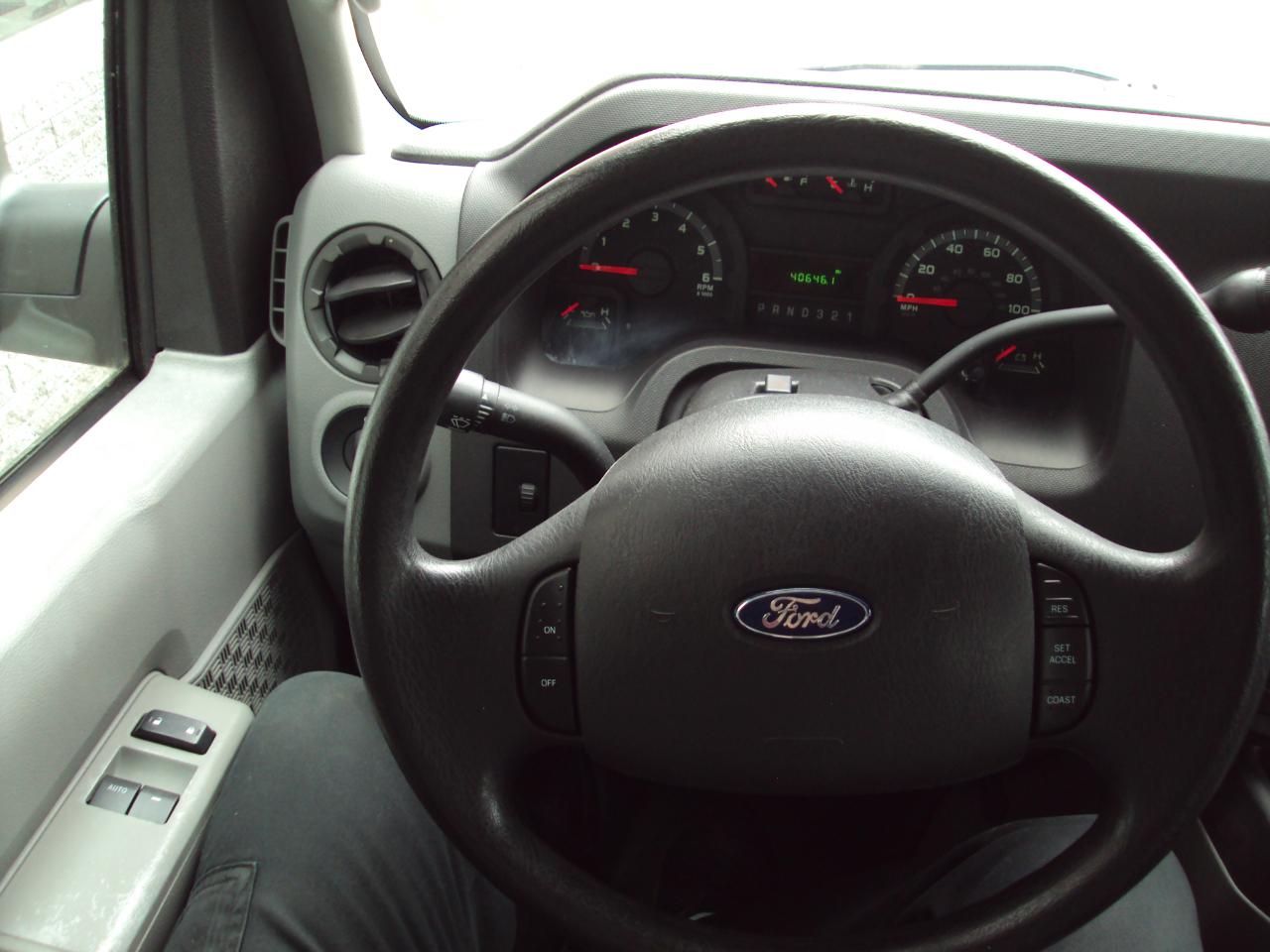 Ford Econoline Wagon  2010