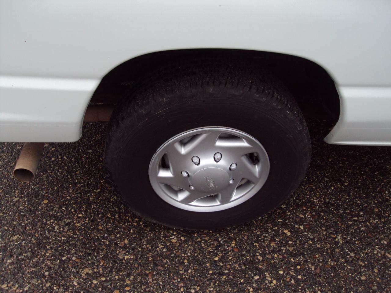 Ford Econoline Wagon  2010