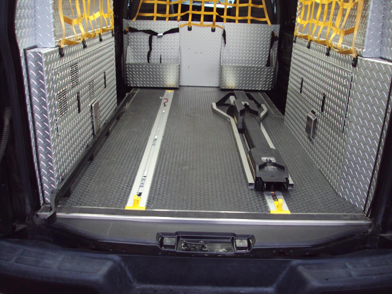 GMC Savana Cargo Van AWD 1500 135" 2011