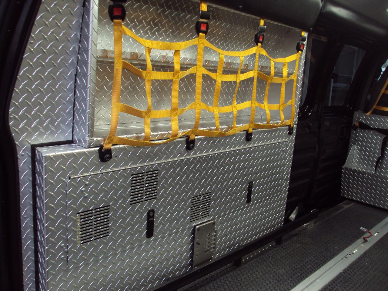 GMC Savana Cargo Van AWD 1500 135" 2011