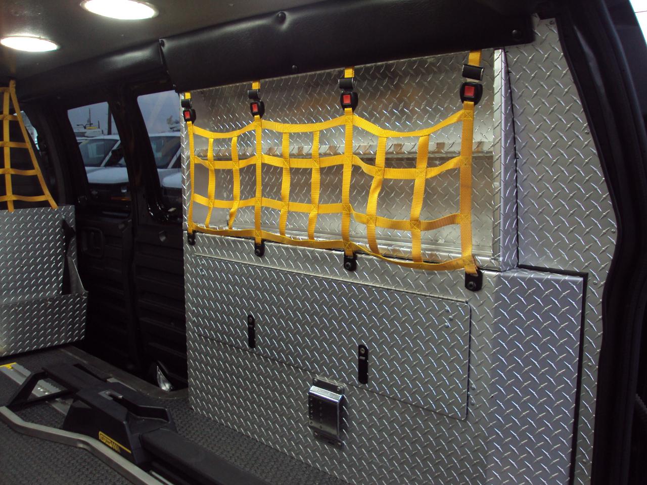 GMC Savana Cargo Van AWD 1500 135" 2011