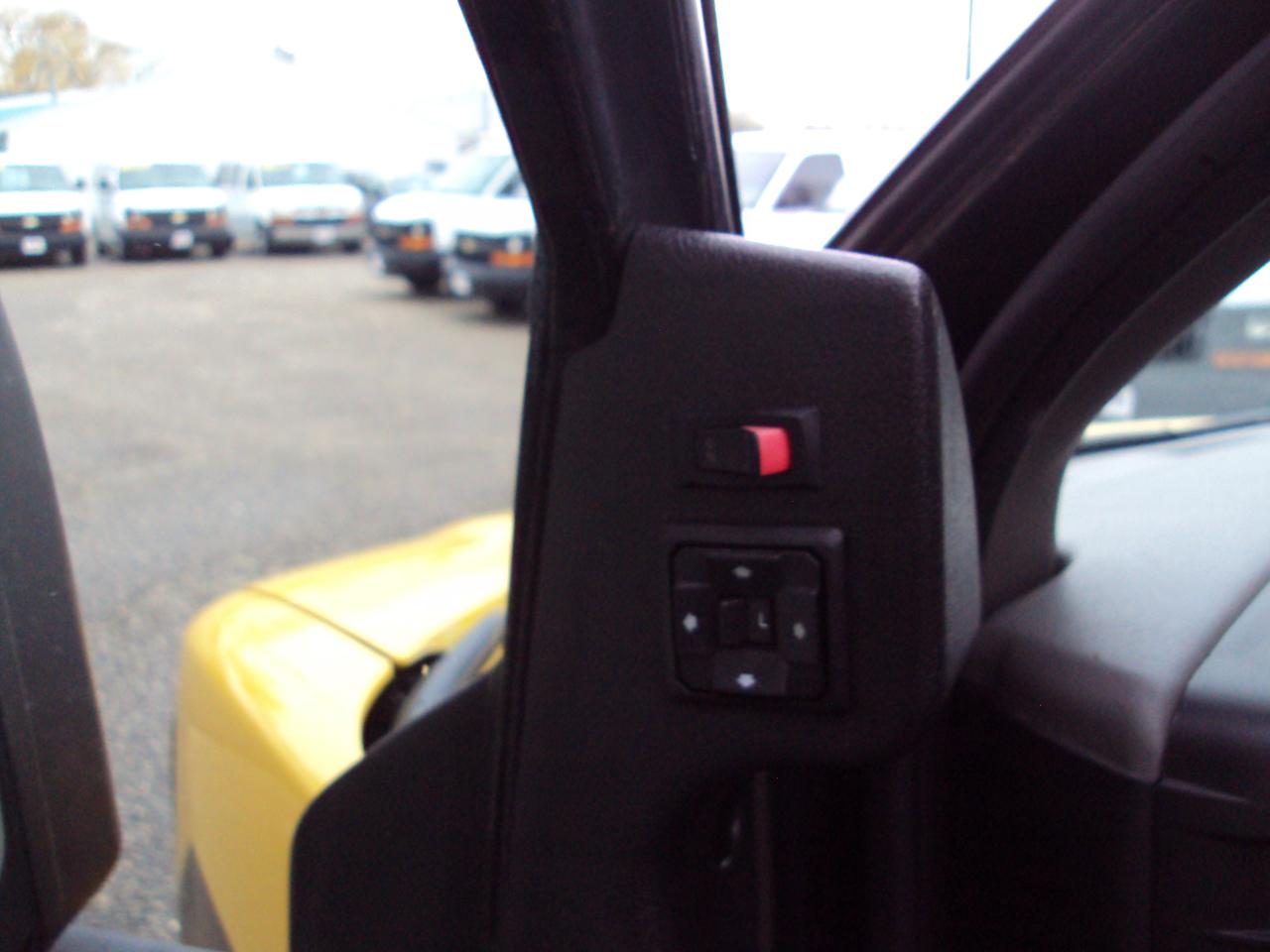 GMC Savana Cargo Van AWD 1500 135" 2011