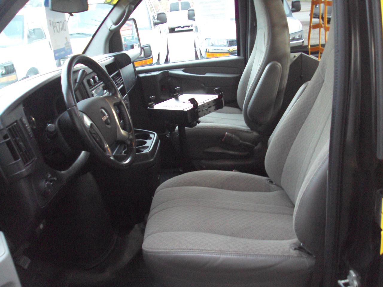 GMC Savana Cargo Van AWD 1500 135" 2011