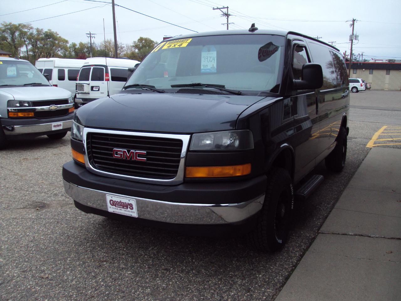 GMC Savana Cargo Van  2017