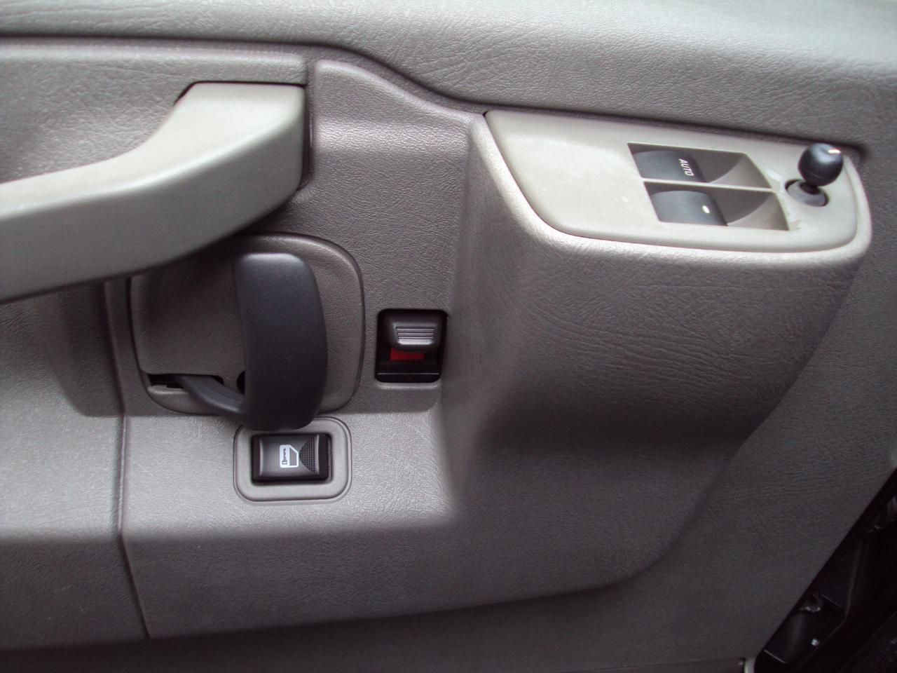 GMC Savana Cargo Van  2017