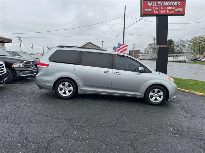 2011 Toyota Sienna LE