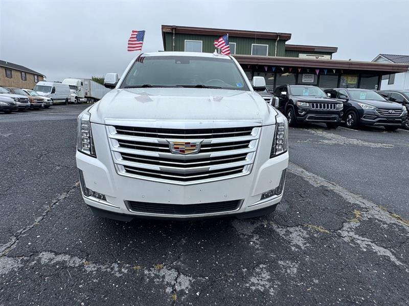 Cadillac Escalade photo 3