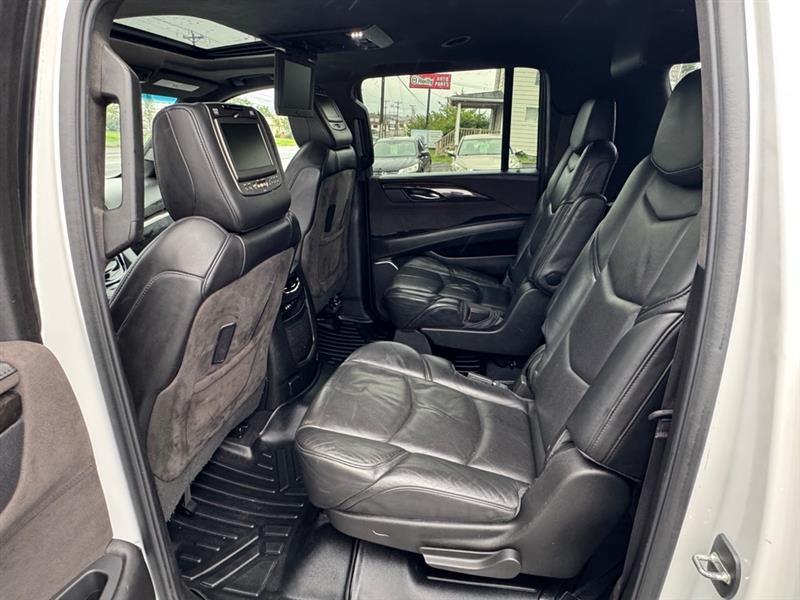 Cadillac Escalade photo 12