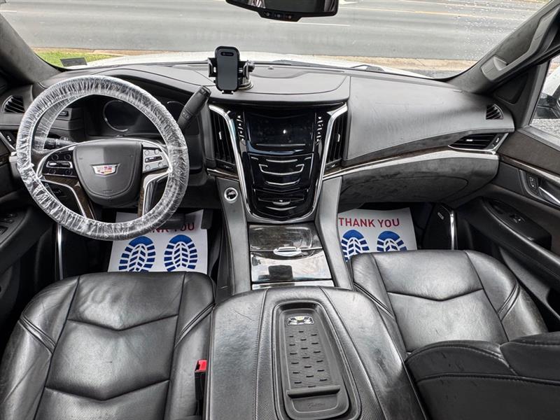Cadillac Escalade photo 13