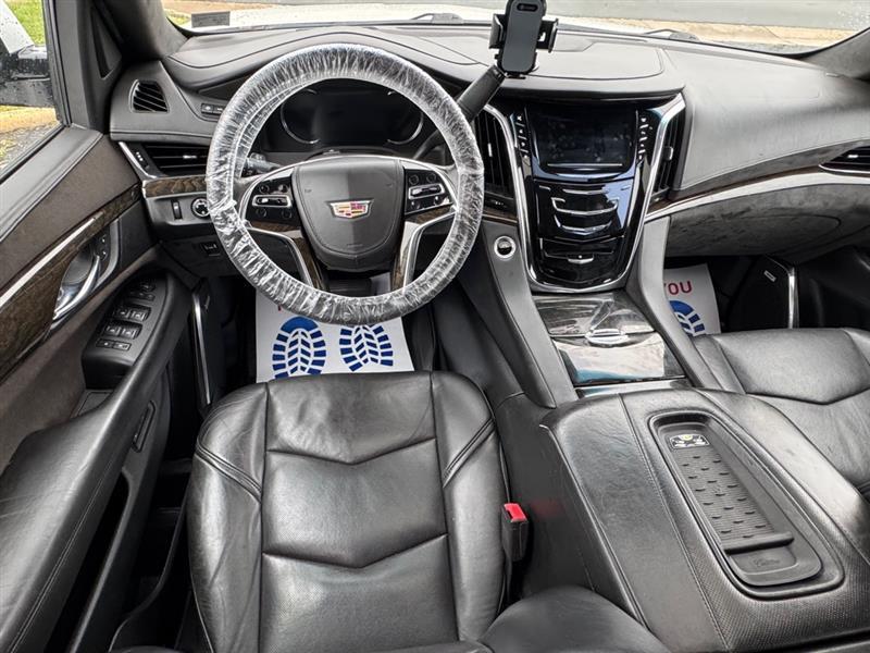 Cadillac Escalade photo 14