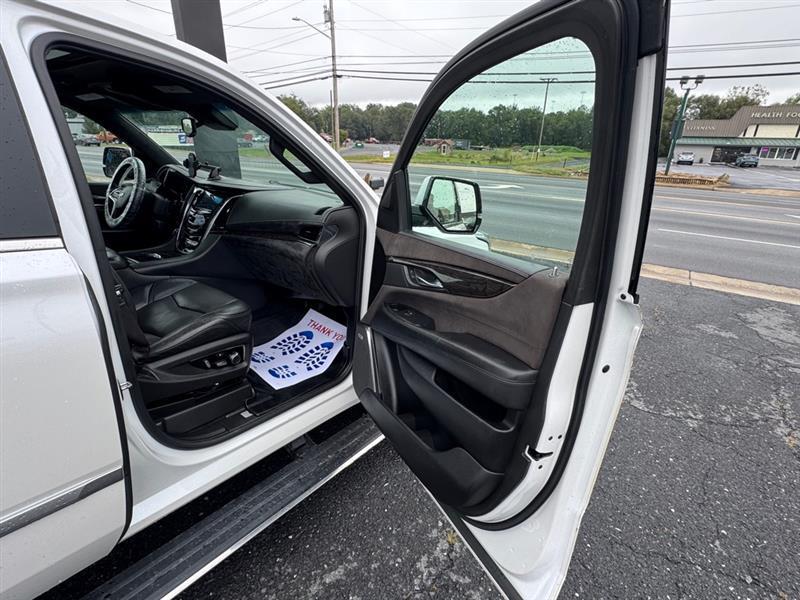 Cadillac Escalade photo 15