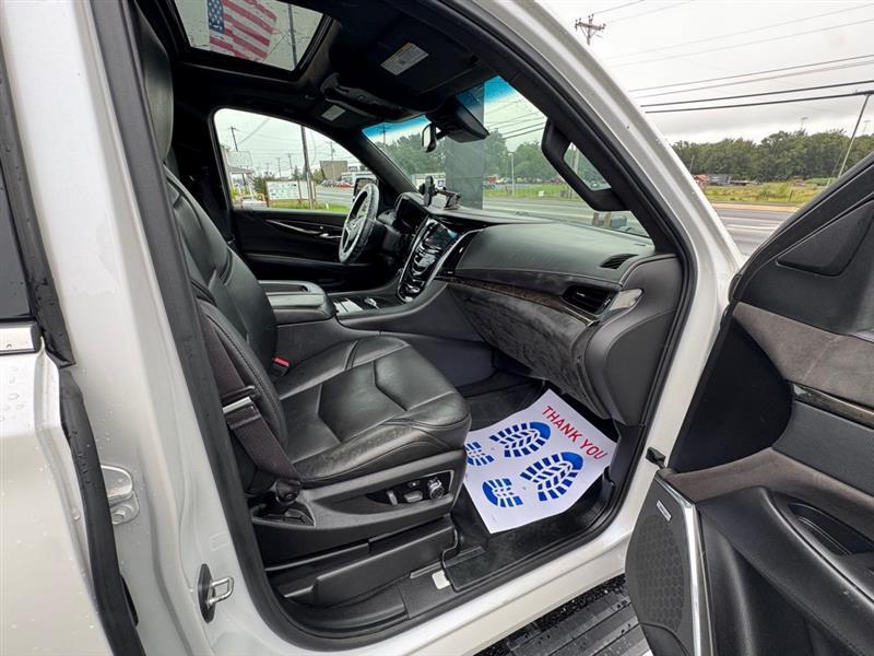 Cadillac Escalade photo 16
