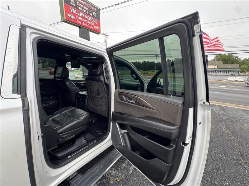 Cadillac Escalade photo 17