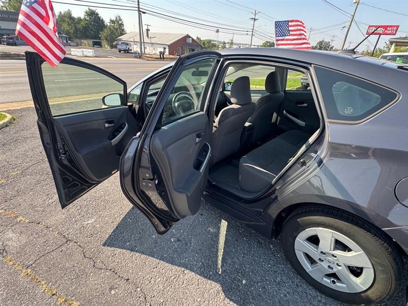 Toyota Prius photo 11