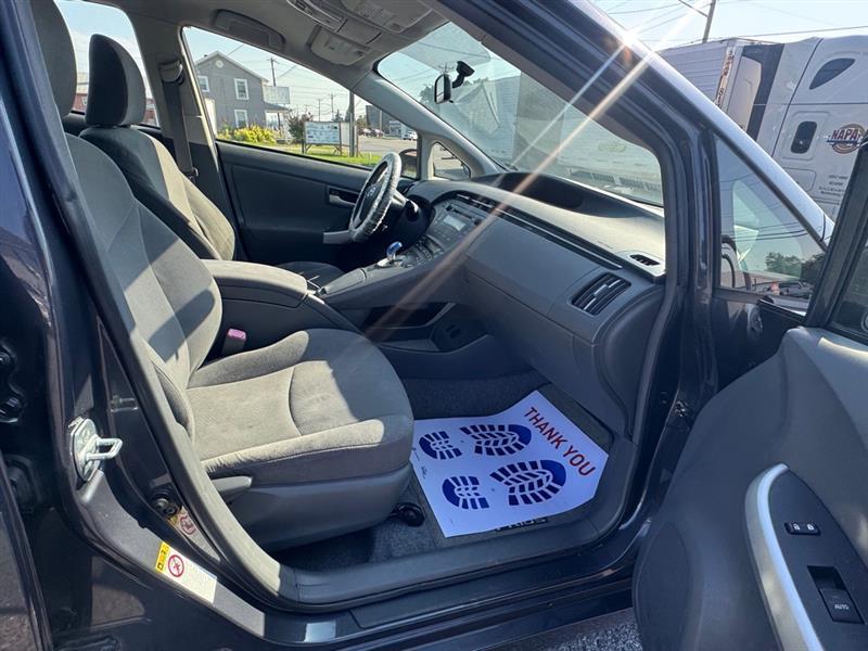 Toyota Prius photo 15