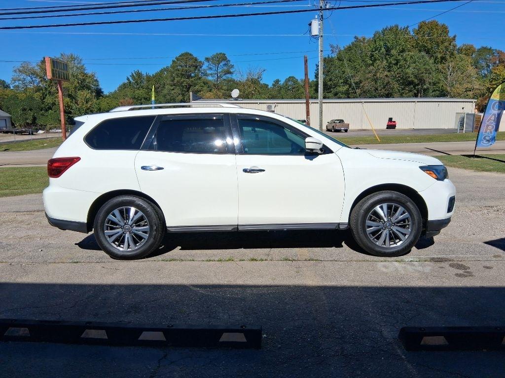 Nissan Pathfinder  2017