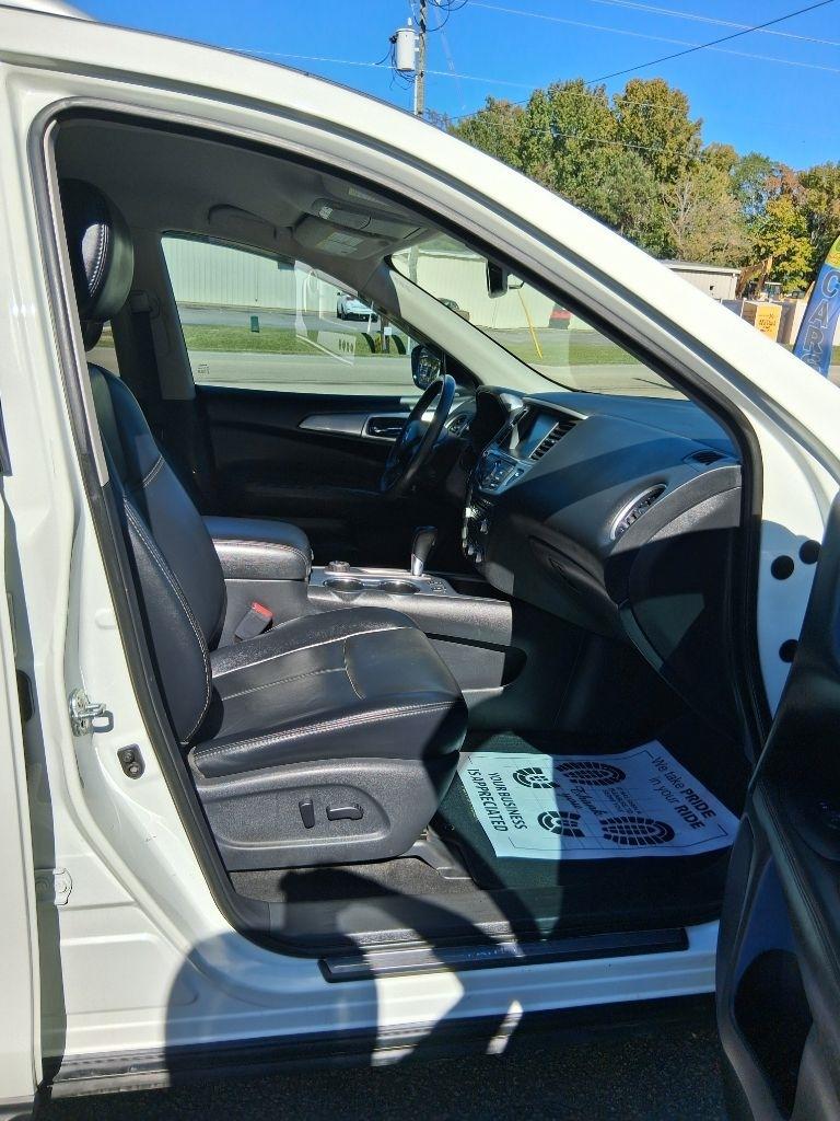 Nissan Pathfinder  2017