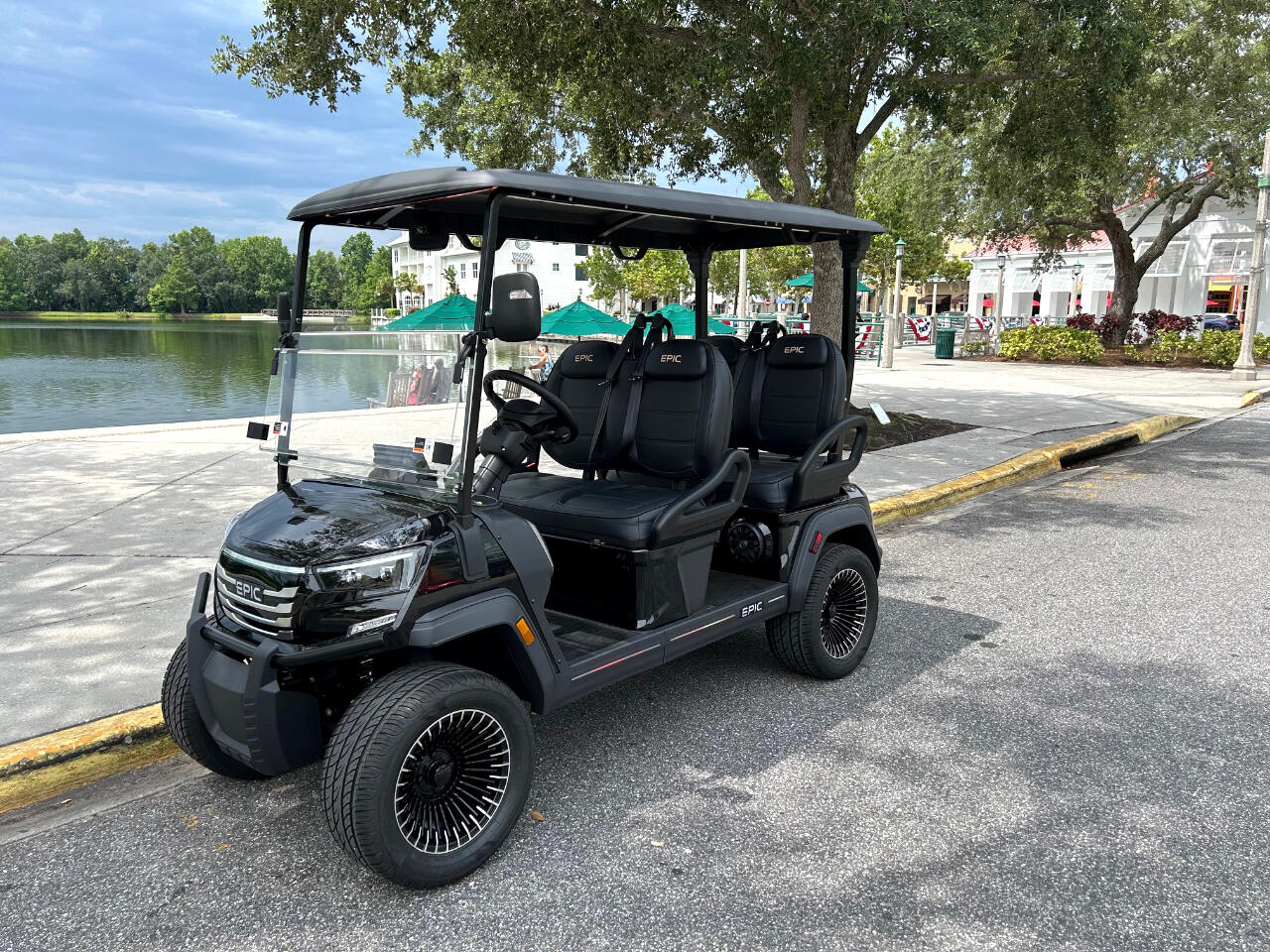 2025 Epic E40FX 