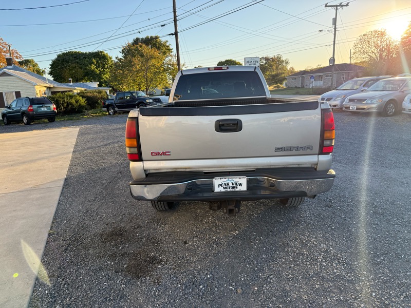 GMC Sierra 2500HD Work Truck Crew Cab Long Bed 4WD 2004