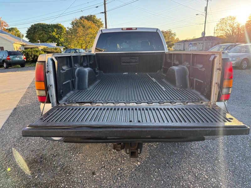 GMC Sierra 2500HD Work Truck Crew Cab Long Bed 4WD 2004