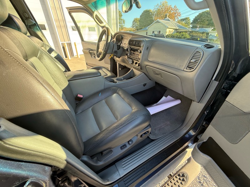 Ford Explorer Sport Trac XLT 4WD 2003