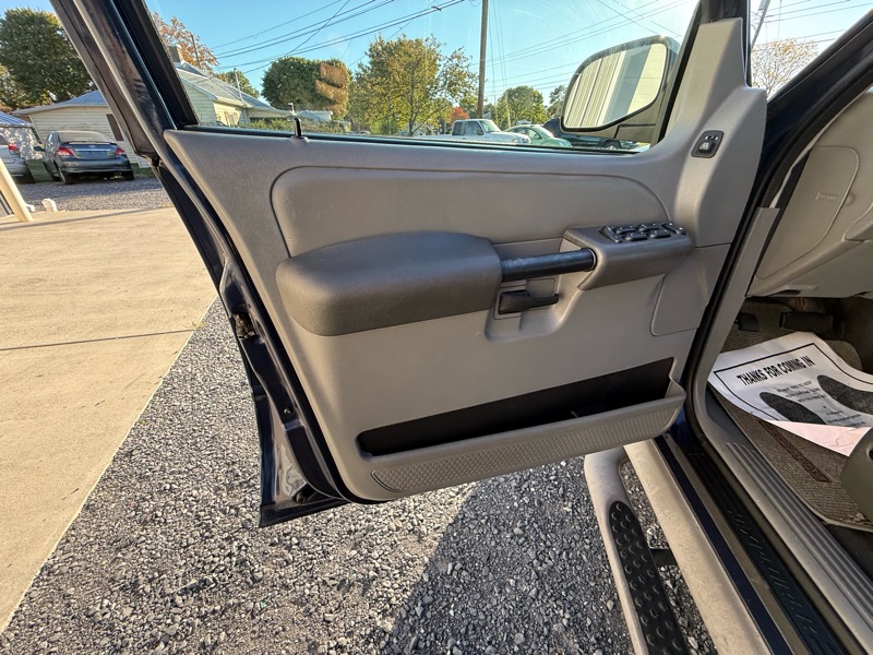 Ford Explorer Sport Trac XLT 4WD 2003