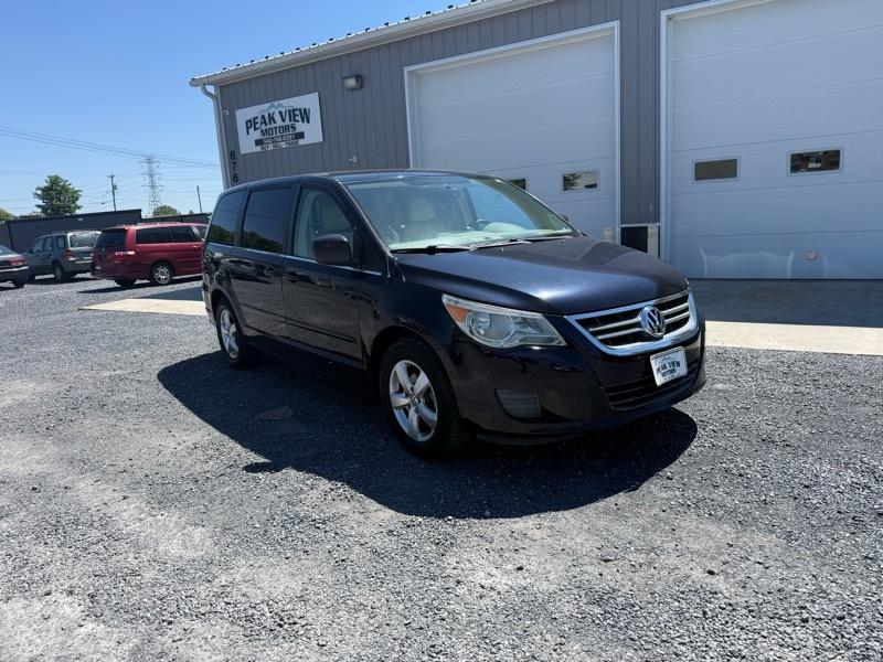 2010 Volkswagen Routan SE