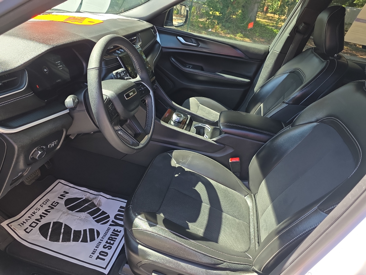 Jeep Grand Cherokee L Laredo 4WD 2024