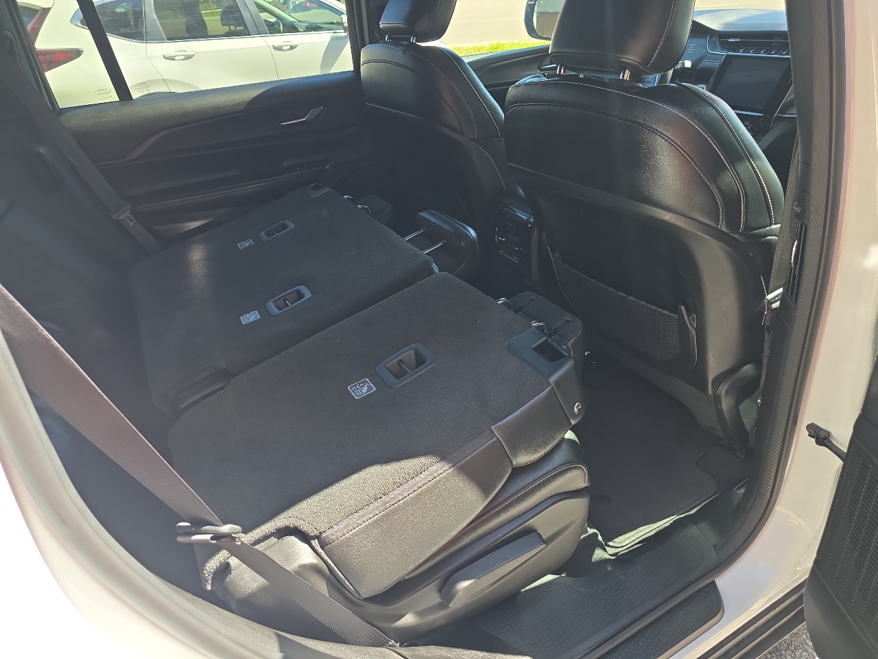 Jeep Grand Cherokee L Laredo 4WD 2024