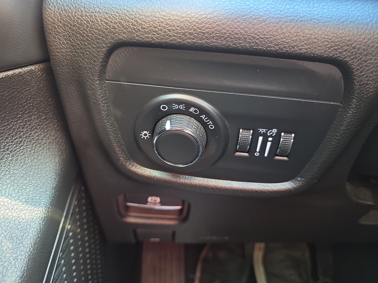 Jeep Grand Cherokee L Laredo 4WD 2024