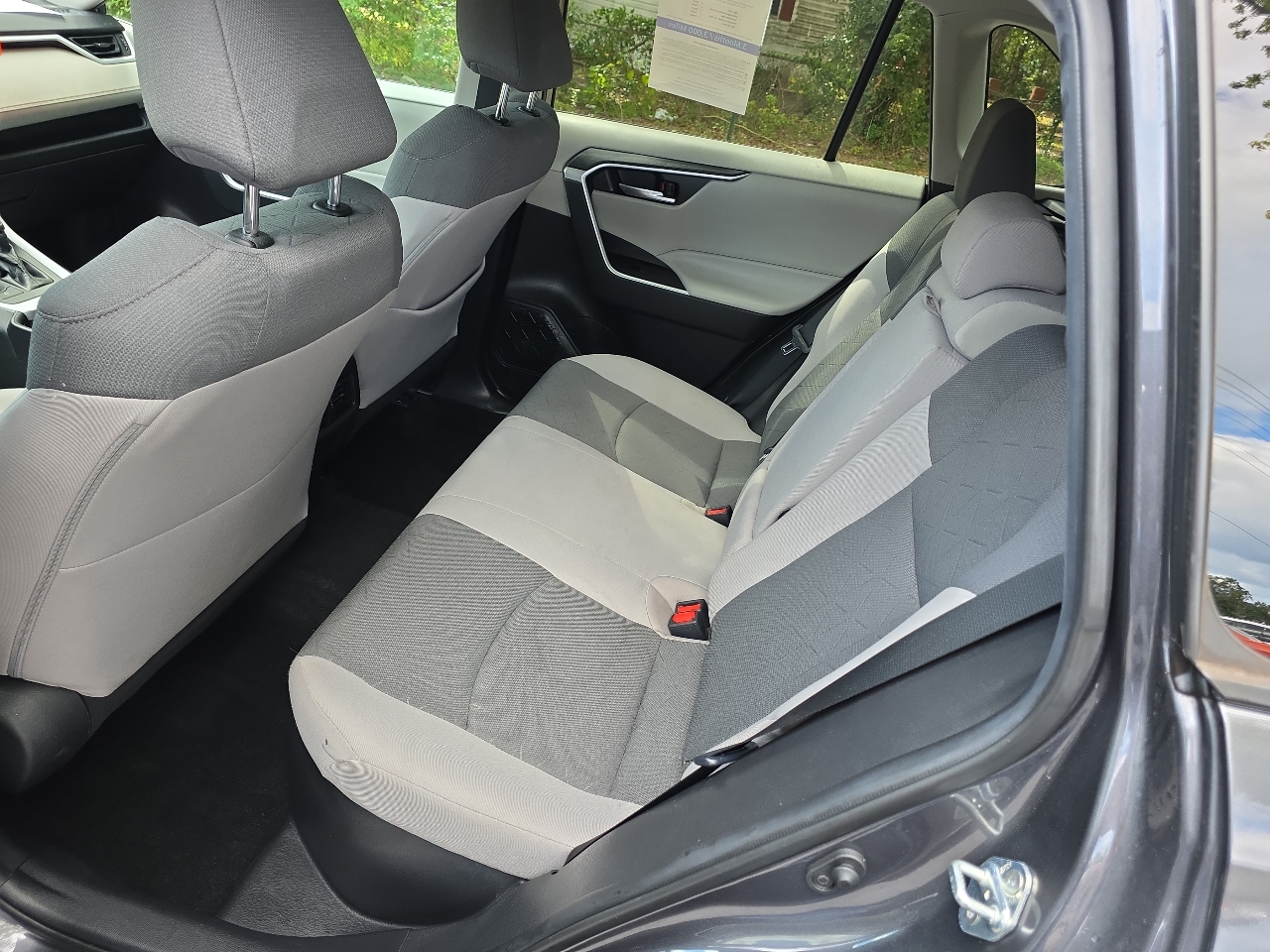 Toyota RAV4 Hybrid XLE 2021