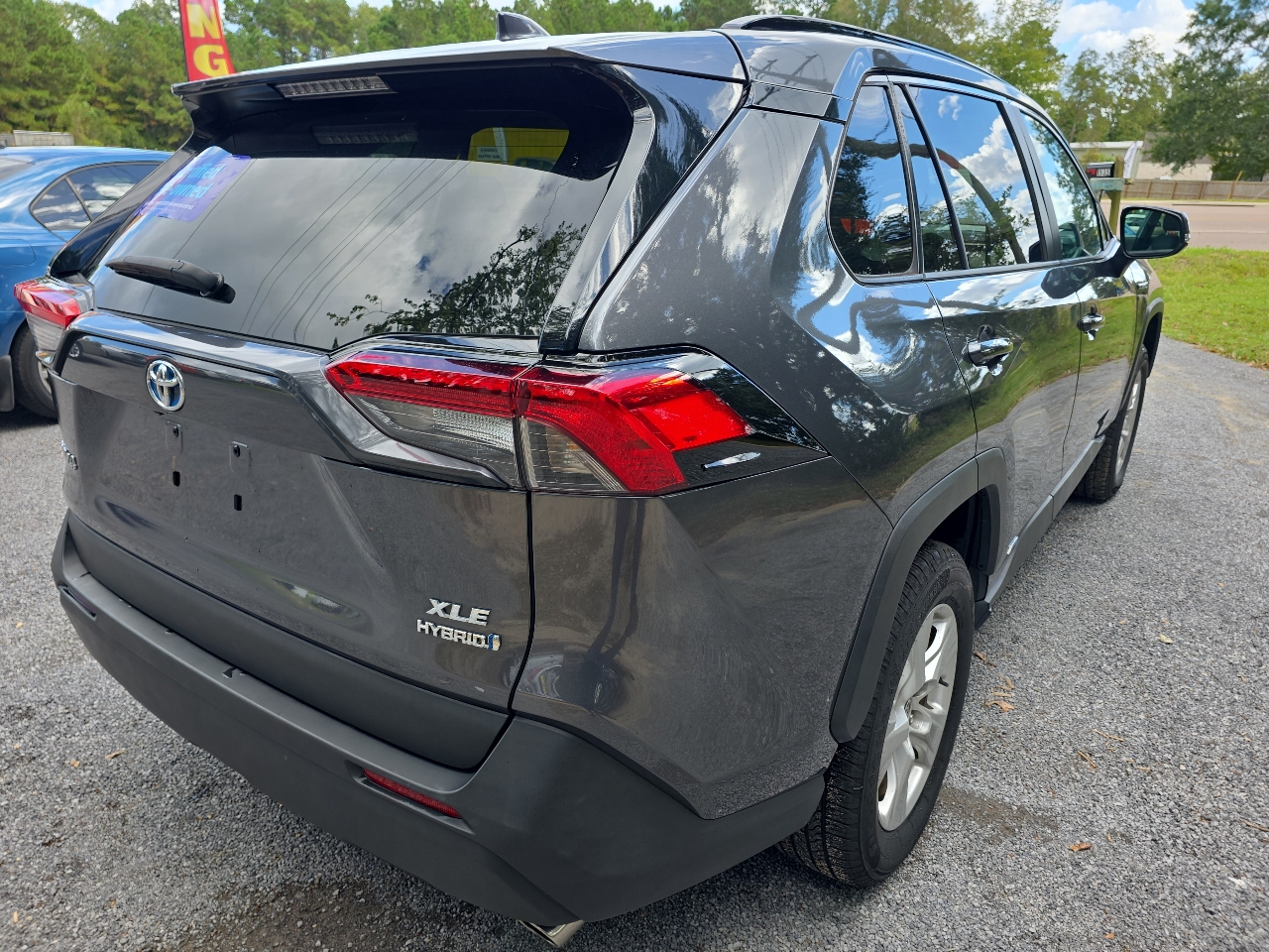 Toyota RAV4 Hybrid XLE 2021